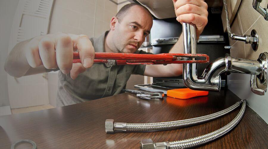 Expert burst pipe repair services in Tyro, KS